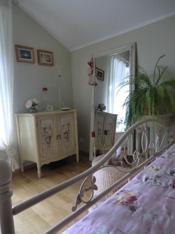 Kuressaare Romantic Apartment Buitenkant foto