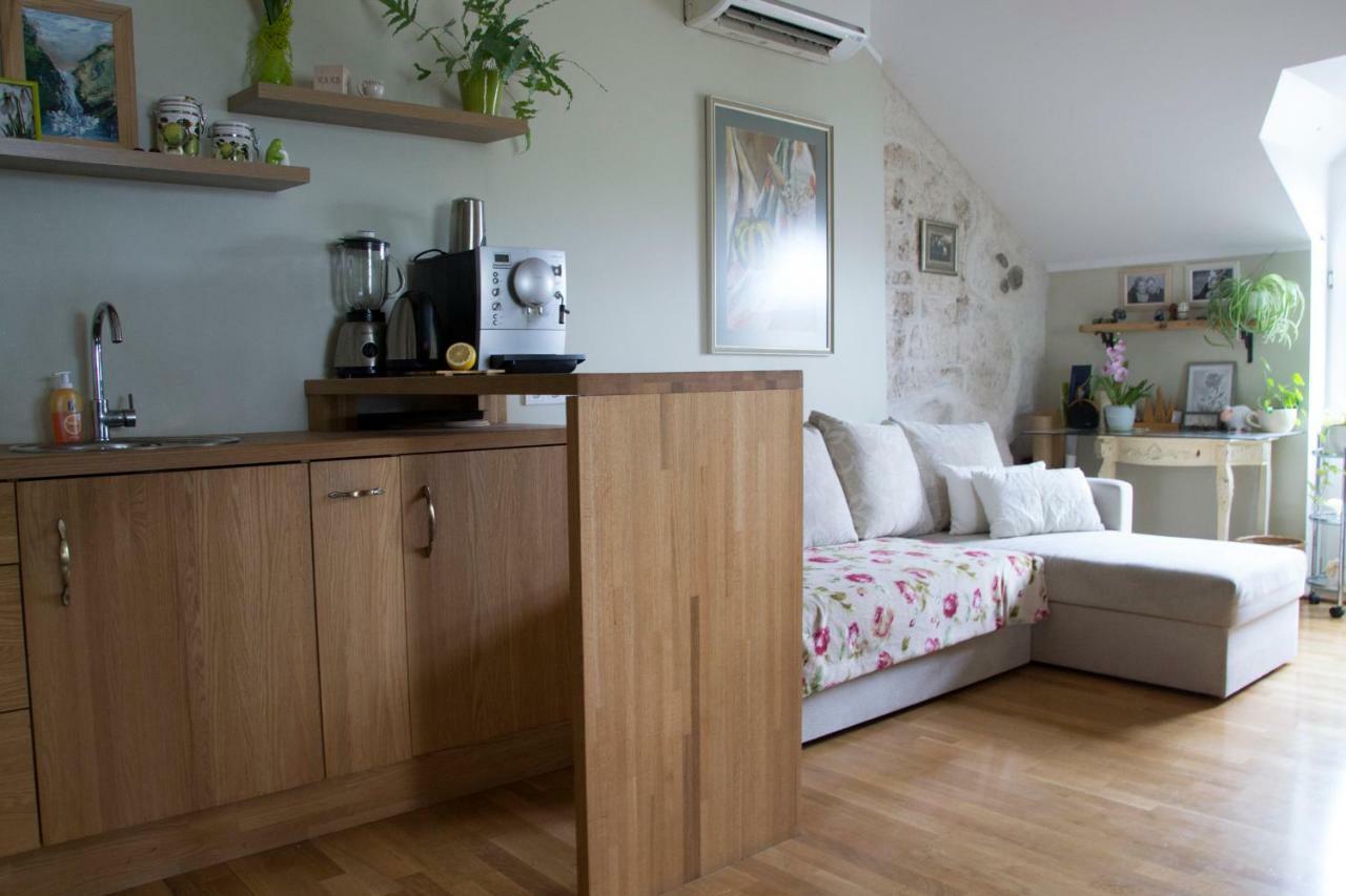 Kuressaare Romantic Apartment Buitenkant foto