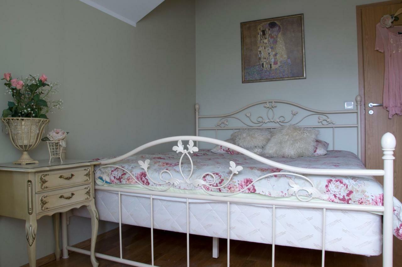 Kuressaare Romantic Apartment Buitenkant foto