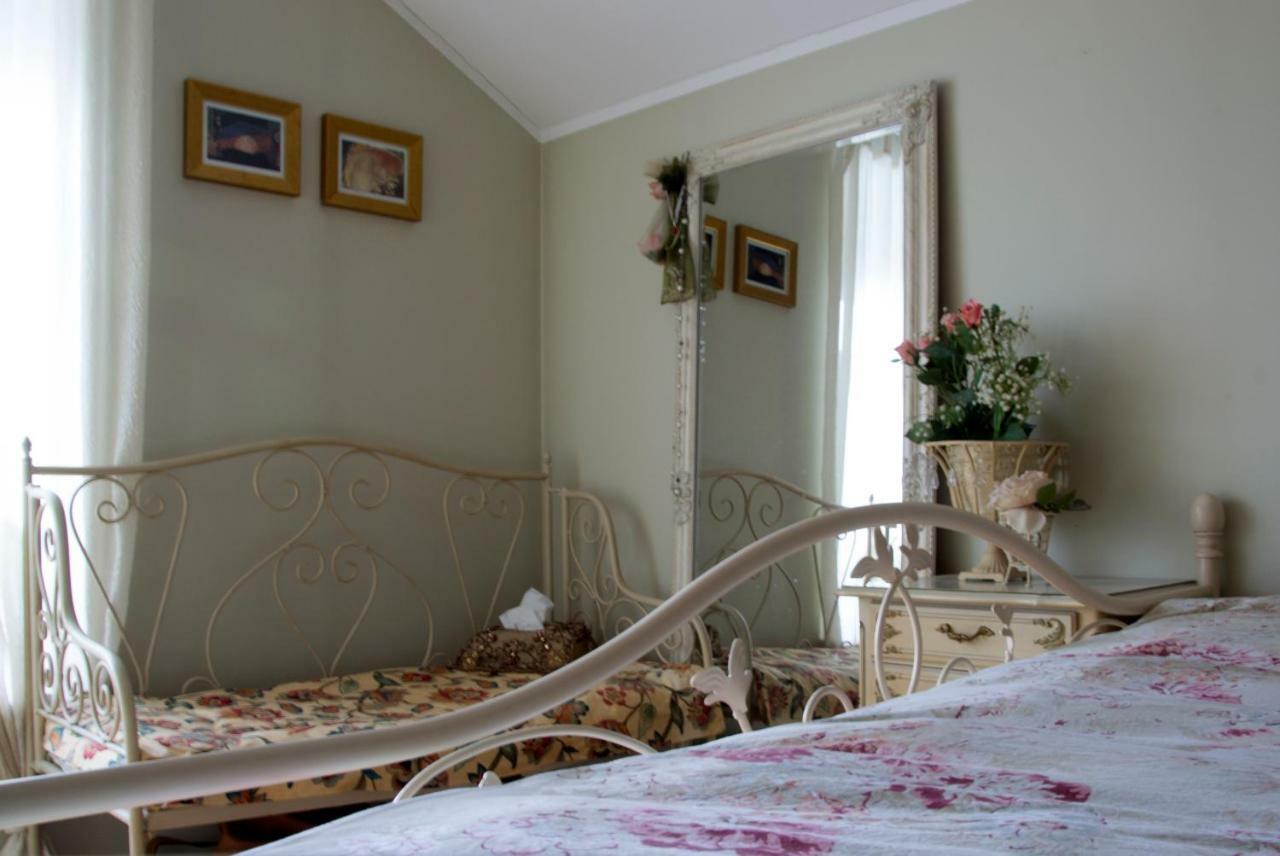 Kuressaare Romantic Apartment Buitenkant foto