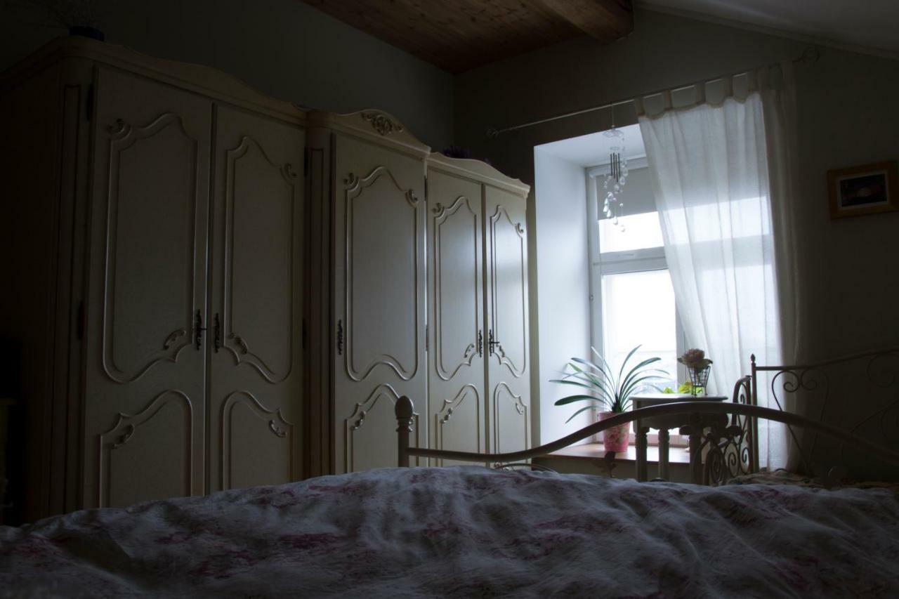 Kuressaare Romantic Apartment Buitenkant foto